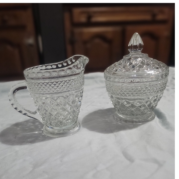 ⏳️Vintage⏳️ANCHOR HOCKING SUGAR & CREAMER SET - Picture 2 of 7